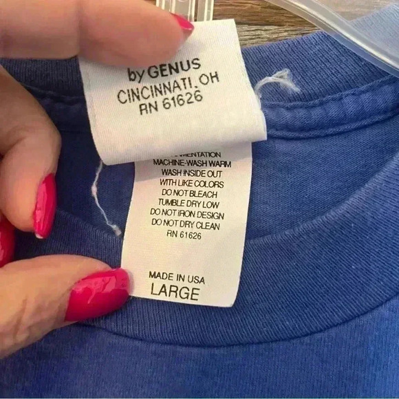 Vintage Disney Mickey Mouse  Embroidered Women’s  T-Shirt Size L Made In USA - Picture 4 of 7